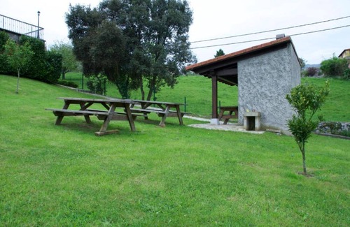 La Portilla House | The Prau Church, YELLOW HOUSE