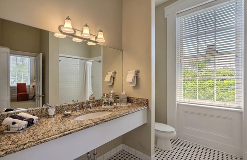 Historic District - North Bed & Breakfast | The Presidents' Quarters Inn