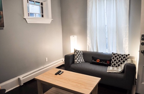 Queens Square Apartment | "The Preston" Downtown CORE close to everything