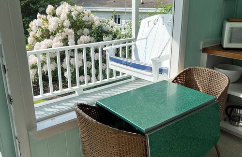 Boothbay Harbor Cottage | The Puffin's Nest: Cozy 1-Bedroom Cottage in BBH
