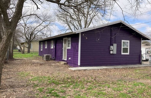 Stephenville House | The Purple House | Cozy Near TSU
