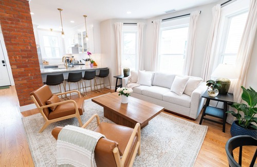 West New Haven Apartment | The Queen Anne: Spacious New Haven Retreat, Close to Yale & Downtown