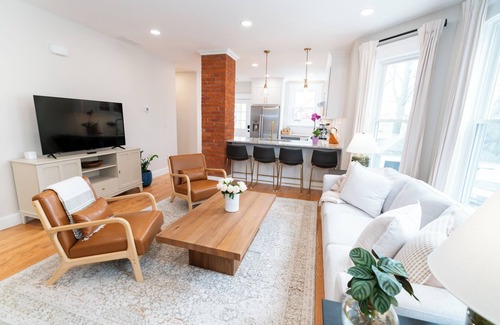 West New Haven Apartment | The Queen Anne: Spacious New Haven Retreat, Close to Yale & Downtown