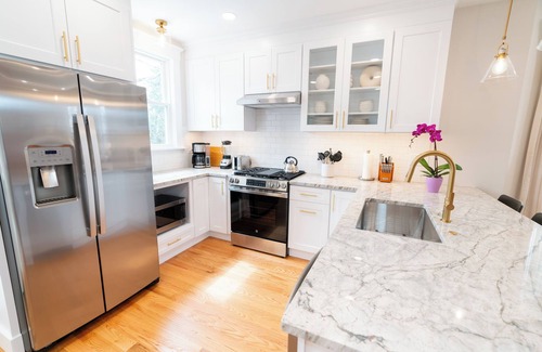 West New Haven Apartment | The Queen Anne: Spacious New Haven Retreat, Close to Yale & Downtown