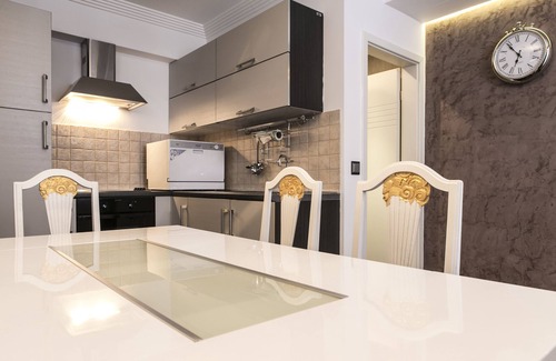 Gare Apartment | The Queen Luxury Apartments - Villa Cortina