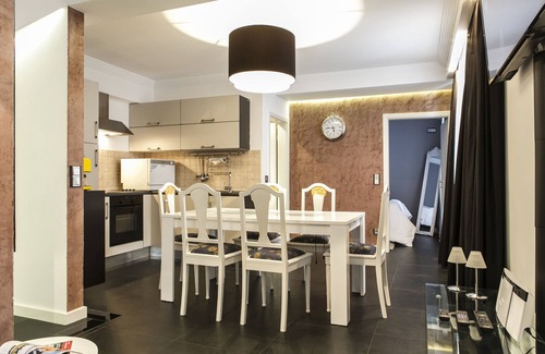 Gare Apartment | The Queen Luxury Apartments - Villa Cortina