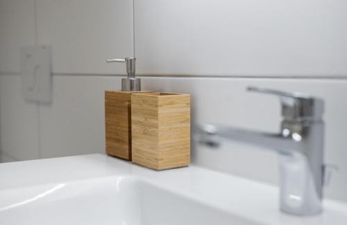 Dietikon District Apartment | The R Apartment Zugerberg - EV Wallbox - Terrasse