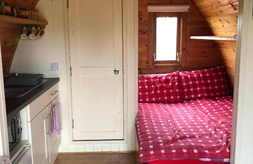 Murroogh Cabin | The Rainbow POD