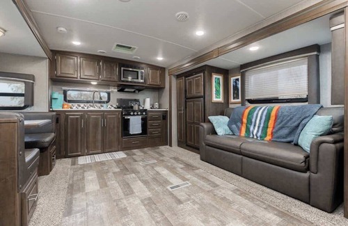 Visalia House | The Ranch Camper | Easy Camp Experience near Town!