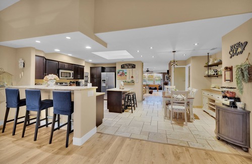 El Cajon House | The Ranch House at Rockin’ View Ranch-Luxury Hideaway with Pool, Spa & Animals!