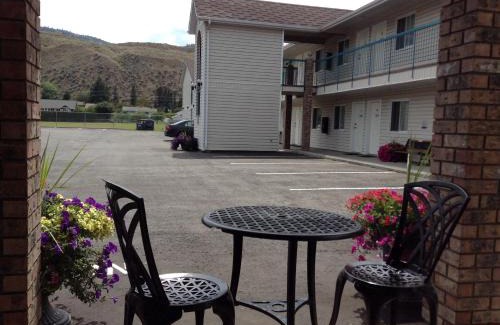 Valleyview Hotel | The Ranchland Inn Kamloops
