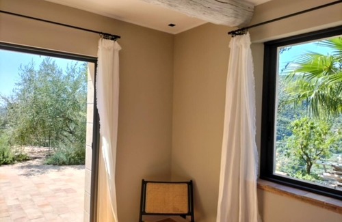 Dolceacqua Villa | The real Dolce Vita, villa with infinity pool surrounded by olive trees