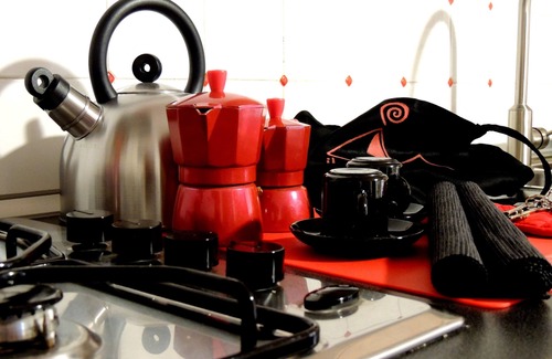 Zafferana Etnea Apartment | "The Red and the Black" Apartment on the main street of Zafferana