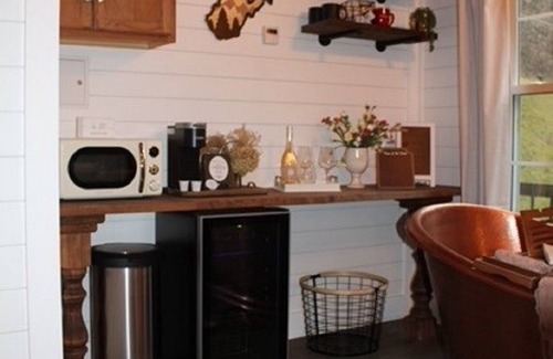 Williamson Ski Chalet | The Red Dog Chalet Couples Retreat w/Hot Tub
