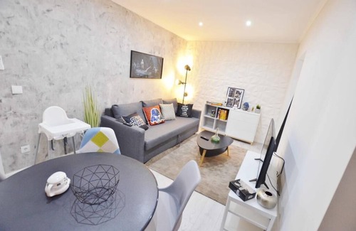 Alfama Apartment | The Red Jedi