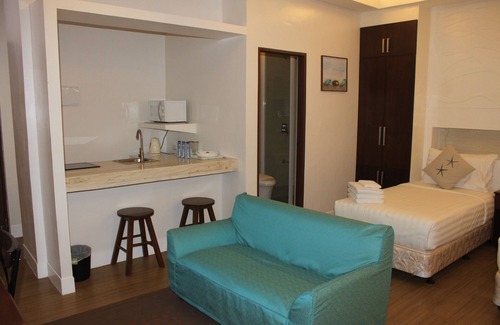 Olongapo Hotel | The Reef Hotel and Residences