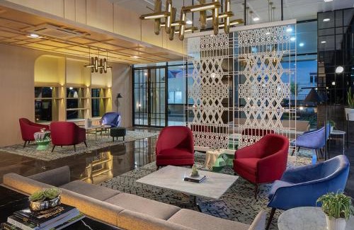 Kesawan Hotel | The Reiz Suites, ARTOTEL Curated