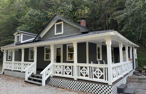 Seneca Rocks House | The Renovated Farmhouse at Seneca Rocks