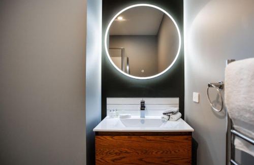 Fitzroy Apartment | The Residence Apartment 4 50 Sky