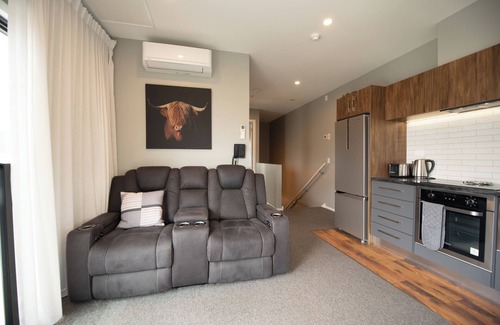 Fitzroy Apartment | The Residence Fitzroy - Spa bath - One bedroom Apartment - Sky Tv (Apt 2)