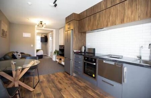 Fitzroy Apartment | The Residence Fitzroy - One bedroom Apartment - Sky Tv (Apt 9)