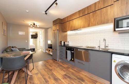 Fitzroy Apartment | The Residence Fitzroy - One bedroom Apartment - Sky Tv (Apt 9)