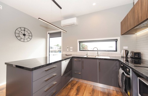 Fitzroy Apartment | The Residence Fitzroy - 3 bedroom Apartment - Sky Tv (Apt 3)