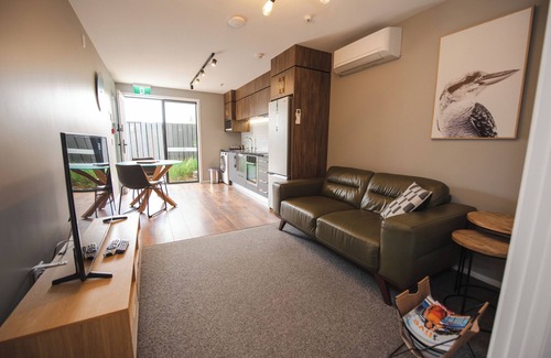 Fitzroy Apartment | The Residence - One bedroom Apartment - Sky Tv nFitzroy