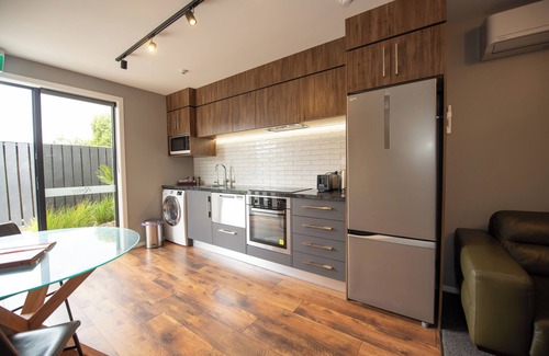 Fitzroy Apartment | The Residence - One bedroom Apartment - Sky Tv nFitzroy