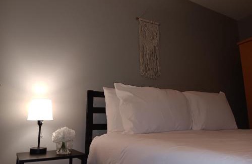 Washington Park House | The Residence Room #1 at The West End NEW PRIVATE ROOM close to Downtown