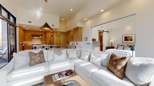 Ketchum House | The Residences at One Twenty Unit 302