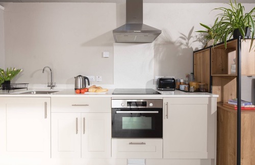 Saint Martin Cottage | The Rest House - a studio barn that sleeps 2 guests in 1 bedroom