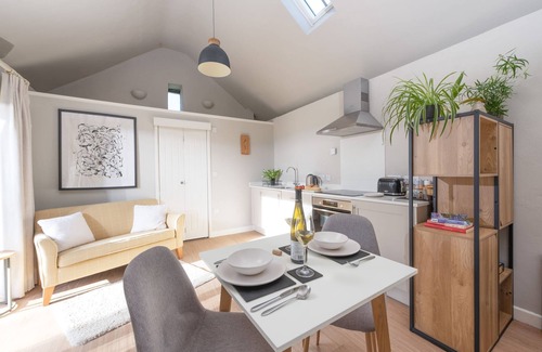 Saint Martin Cottage | The Rest House - a studio barn that sleeps 2 guests in 1 bedroom