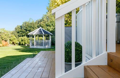 Rangatira Park Bed & Breakfast | The Retreat Luxury Garden Villa