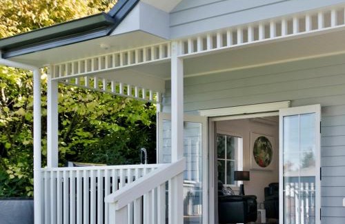 Rangatira Park Bed & Breakfast | The Retreat Luxury Garden Villa