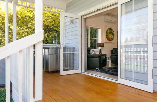 Rangatira Park Bed & Breakfast | The Retreat Luxury Garden Villa