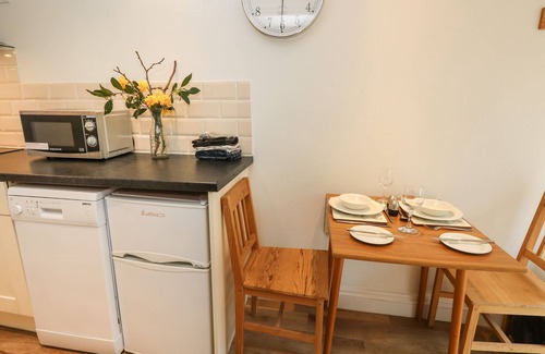 Godshill Cottage | THE RETREAT, pet friendly in Wroxall