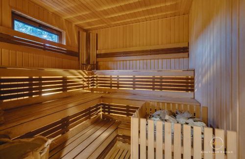 Great Paxton Apartment | The Retreat Sauna & Hot Tub Boutique Rooms