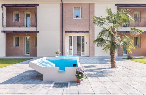 Cimadolmo House | The Rialto apartment offers modern comfort and tranquility, spacious and sunny