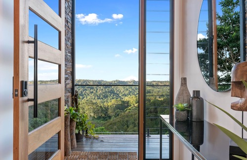Booroobin Apartment | The Ridge at Maleny - The Executive Residence