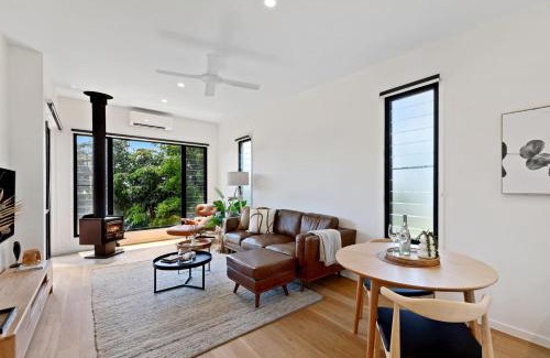 Booroobin Villa | The Ridge at Maleny 1 Bedroom Villa