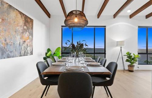 Booroobin Ski Chalet | The Ridge at Maleny 3 Bedroom Executive Residence