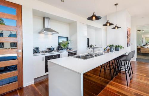 Booroobin Ski Chalet | The Ridge at Maleny