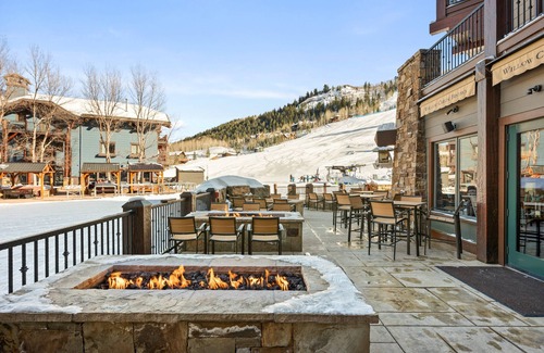 Aspen Condo | The Ritz-Carlton Club | Two-Bedroom Residence 8408, Ski-in & Ski-out Resort in Aspen Highlands