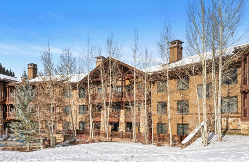 Aspen Condo | The Ritz-Carlton Club | Two-Bedroom WR Residence 2410, Ski-in & Ski-out Resort in Aspen Highlands