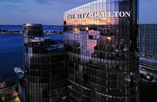 Perth Central Business District Hotel | The Ritz-Carlton, Perth