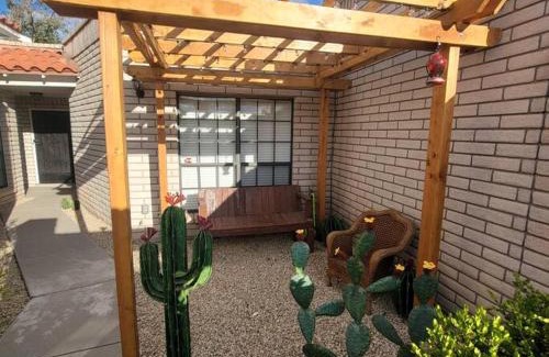 Las Cruces House | The Ritz Spa Sanctuary hot tub/patio/fam/pet