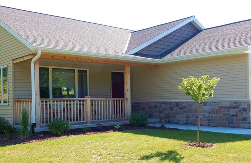 Sheboygan Condo | The River Bed - Condo sleeps 4 on west side