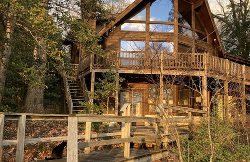 White Stone House | The River House at Whitestone: Pet Friendly, Secluded Private Beach, w/Kayaks!