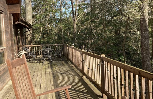 White Stone House | The River House at Whitestone: Pet Friendly, Secluded Private Beach, w/Kayaks!